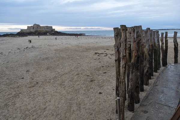 Сніданок Сен Мало Пляжі Бретані Щоб Захистити Місто Від Хвиль — стокове фото