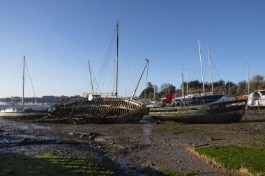 Brittany, Fransa 'da eski bir teknenin enkazı.