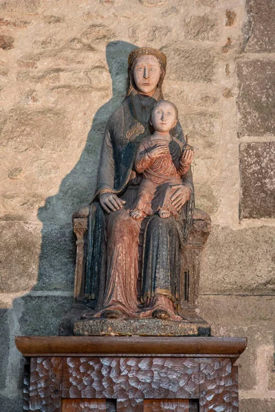 Άγαλμα Της Παναγίας Στο Μοναστήρι Του Mont Saint Michel Στη — Φωτογραφία Αρχείου