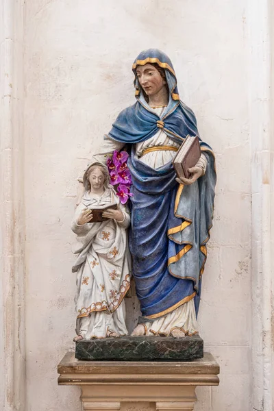 Άγαλμα Της Παναγίας Ένα Παιδί — Φωτογραφία Αρχείου