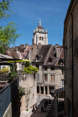 Fransa 'nın Jura kentindeki Dole şehrinin katedrali ve mimarisi
