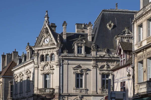 Dijon şehrinin mimarisinin ayrıntıları. 