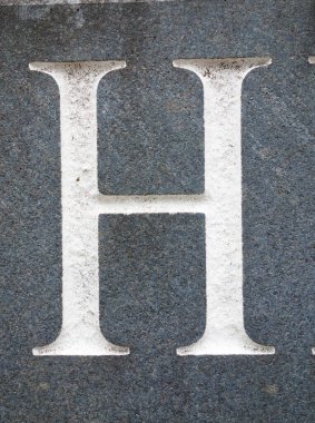 Sıkıntılı Durum Tipografisinde Yazılı Bir Harf Bulundu: