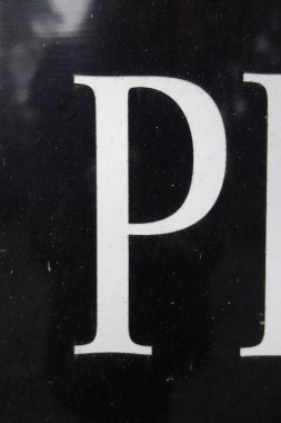 Sıkıntılı Durum Tipografisinde Yazılı Sözcük P Harfi Bulundu