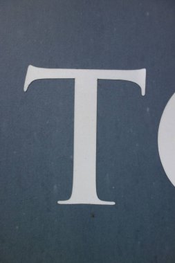 Sıkıntılı Durum Tipografisinde Yazılı Bir Harf Bulundu