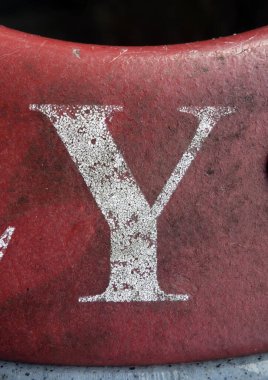 Sıkıntılı Durum Tipografisinde Yazılı Bir Harf Bulundu