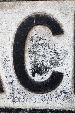 Sıkıntılı Durum Tipografisinde Yazılı Sözcük C Harfi Bulundu