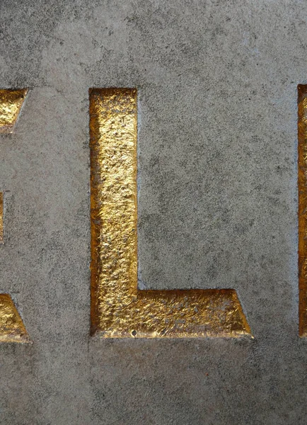 Sıkıntılı Durum Tipografisinde Yazılan Bir Harf L Bulundu