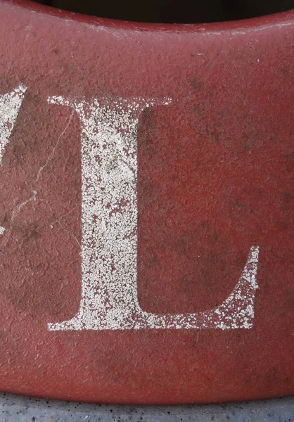 Sıkıntılı Durum Tipografisinde Yazılan Bir Harf L Bulundu