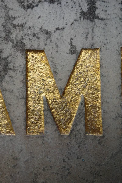 Sıkıntılı Durum Tipografisinde Yazılı Bir Harf Bulundu