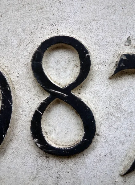 Sıkıntılı Durum Tipografisinde Yazılı Sözcük 8 Numara Bulundu