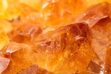 Jagged Spiritüel Kenarlı Yarı Kıymetli Kristal Taş Yakın plan