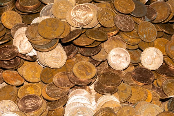 Una Massiccia Collezione Vecchi Penny Pre Decimali Monete Inglesi Mezzo — Foto Stock