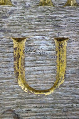 Sıkıntılı Durum Tipografisi ile Yazılan Harf Bulundu