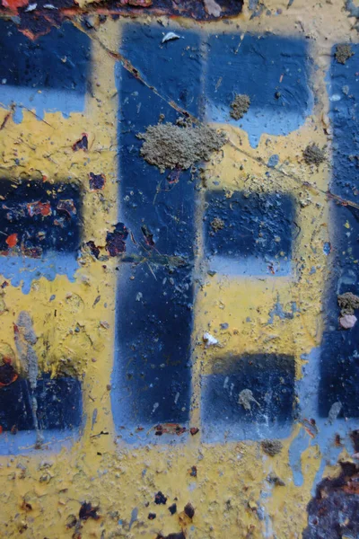 Sıkıntılı Durum Tipografisi ile Yazılan Harf Bulundu