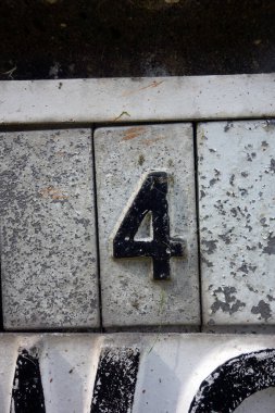 Sıkıntılı Durum Tipografisinde Sözcük Bulma Numarası