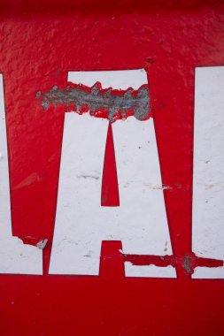 Sıkıntılı Durum Tipografisi ile Yazılan Harf Bulundu