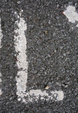 Sıkıntılı Durum Tipografisi ile Yazılan Harf Bulundu