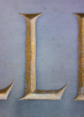 Sıkıntılı Durum Tipografisi ile Yazılan Harf Bulundu