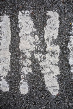 Sıkıntılı Durum Tipografisi ile Yazılan Harf Bulundu