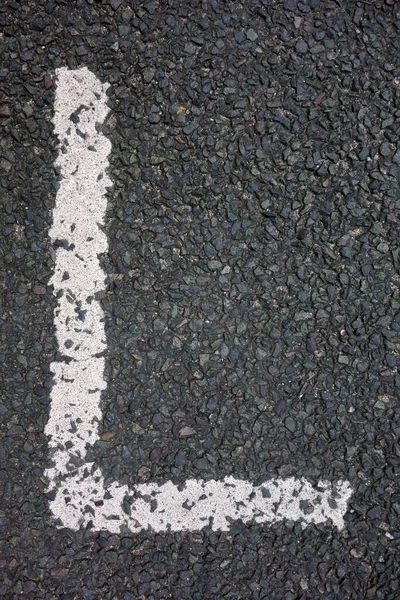 Sıkıntılı Durum Tipografisi ile Yazılan Harf Bulundu