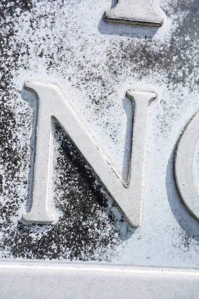 Sıkıntılı Durum Tipografisi ile Yazılan Harf Bulundu