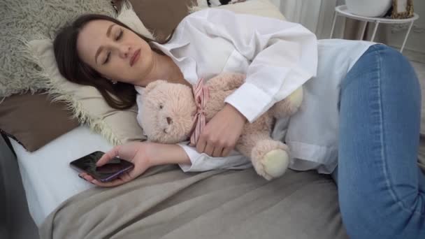 Mobile Phone Hand Woman Sleeping Bed Bedroom — Vídeo de Stock