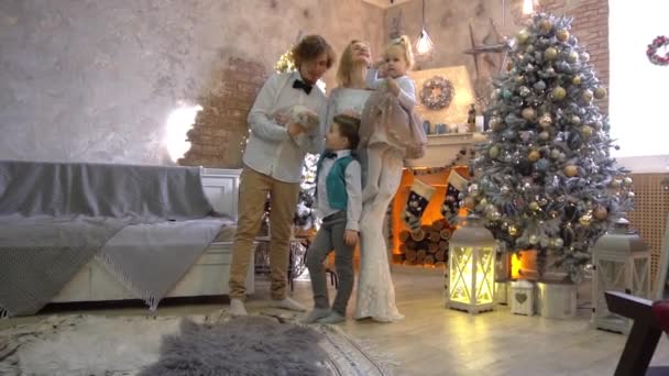 Slow Motion Cute Family Have Fun Decorating Room — Video Stock