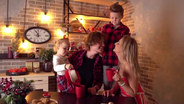 Slow Motion Mom Dad Son Daughter Drink Tea Eat Cookies — Wideo stockowe