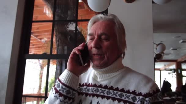 Slow Motion Senior Man Talking His Cell Phone — Wideo stockowe