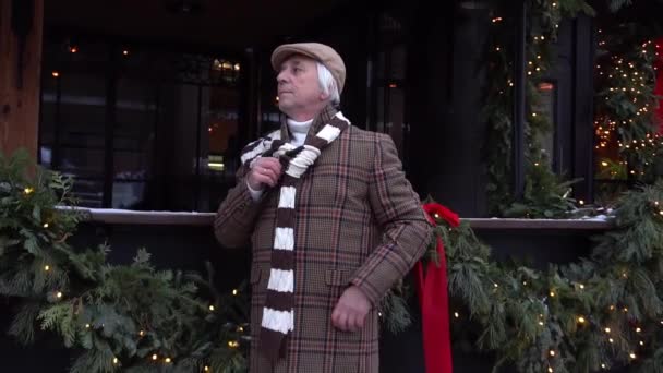 Senior Man Stylish Outerwear Posing Winter City — Stockvideo