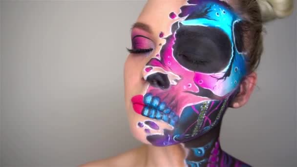 Zbliżenie Dziewczyny Okropnym Makijażem Halloween — Wideo stockowe