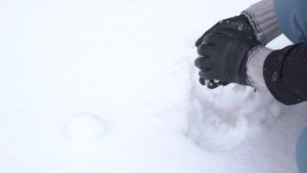 Slow Motion Snowball Fight Man Making Throwing Snowball — Αρχείο Βίντεο