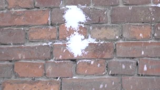 Slow Motion Snowball Splat Snowy Brick Wall — Stock Video