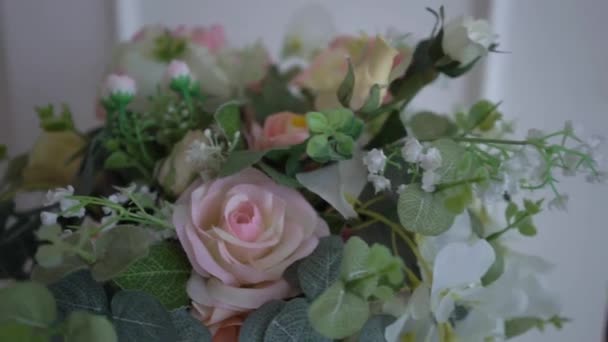 Luxury Bouquets Mix Flowers Hat Box Closeup — Vídeos de Stock