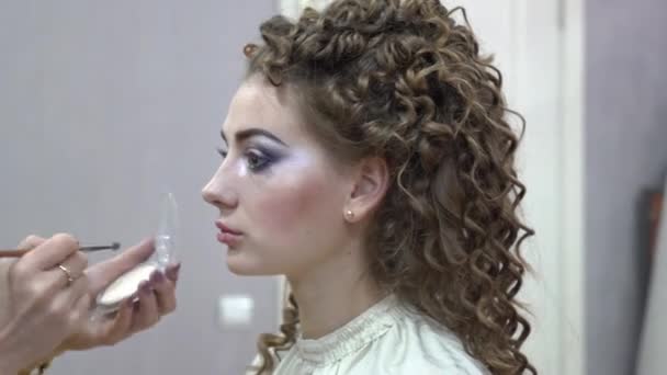Wedding Makeup Artist Making Make Bride Beautiful Sexy Model Girl — Vídeos de Stock