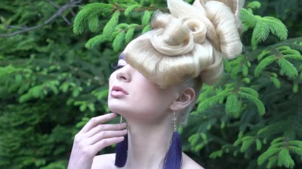 Slow Motion Model Blonde Woman Perfect Hairstyle Creative Hair Dress — Stock video