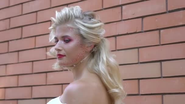 Romantic Portrait Beautiful Young Woman Red Lipstick Brick Wall — Vídeo de Stock