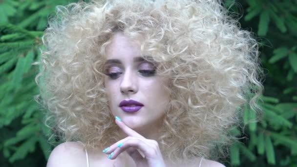 Slow Motion Beautiful Fashionable Curly Woman Posing Tropical Garden — Video