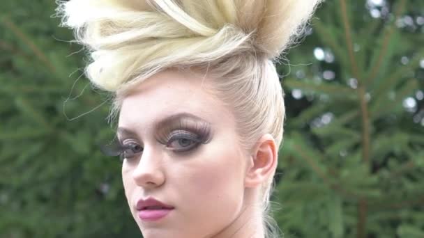 Perfect Blonde Model Advertising Long Blowing Hairstyle Outdoors — Wideo stockowe