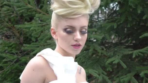 Fashion Mohawk Hairstyle Natural Makeup Beauty Woman — Videoclip de stoc