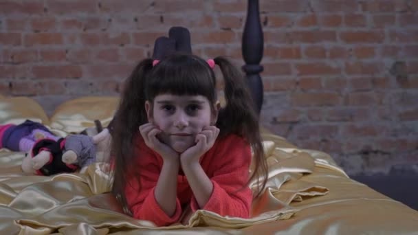 Little Girl Sitting Bed Comfortable Mattress — Stock videók