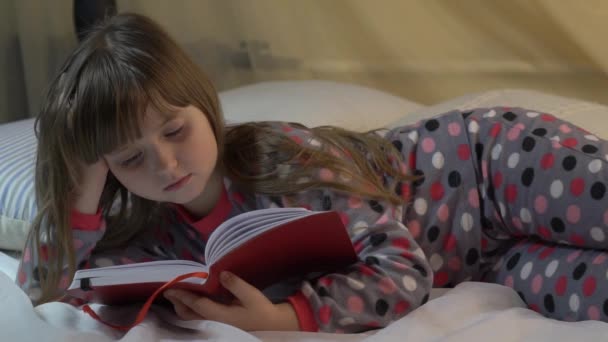 Girl Reading Book Bed Kids Read Education Young Children — Video
