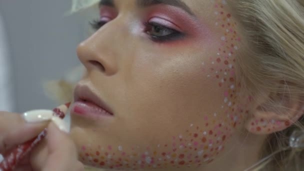 Slow Motion Lip Makeup Close Cosmetologist Painting Her Lips — Vídeo de Stock