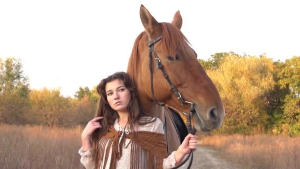 Slow Motion Young Cowgirl Woman Stroking Horse Sunset Her Ranch — Vídeo de Stock