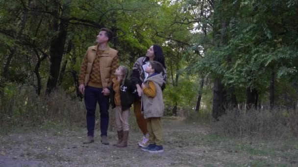 Family Autumn Countryside Children — Vídeo de stock