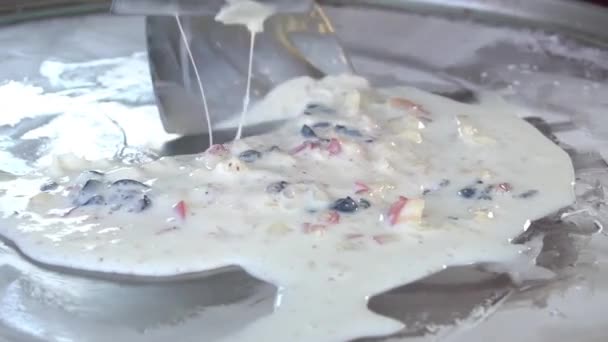 Slow Motion Process Making Stir Fried Ice Cream Rolls Freeze — Stok Video