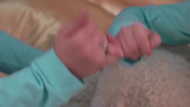 Adorable Siblings Feeling Happy While Making Promise Pinky Promise — Wideo stockowe