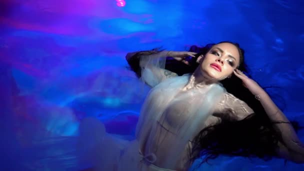 Slow Motion Woman White Dress Dancing Underwater While Showing Show — 비디오