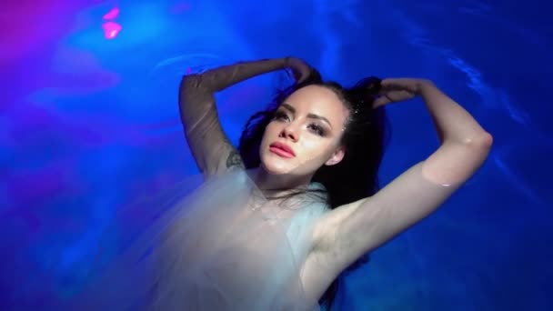 Slow Motion Beautiful Girl Underwater Pool Fluffy White Dress — Video